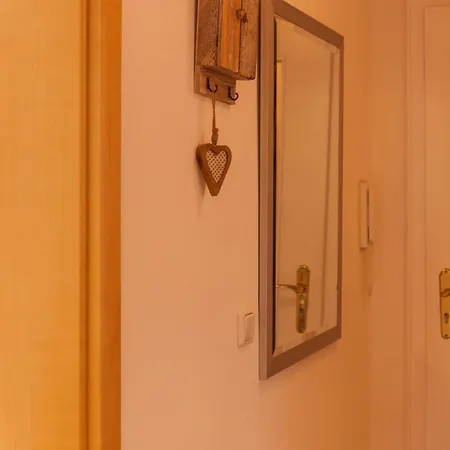 Brigitte شقة *